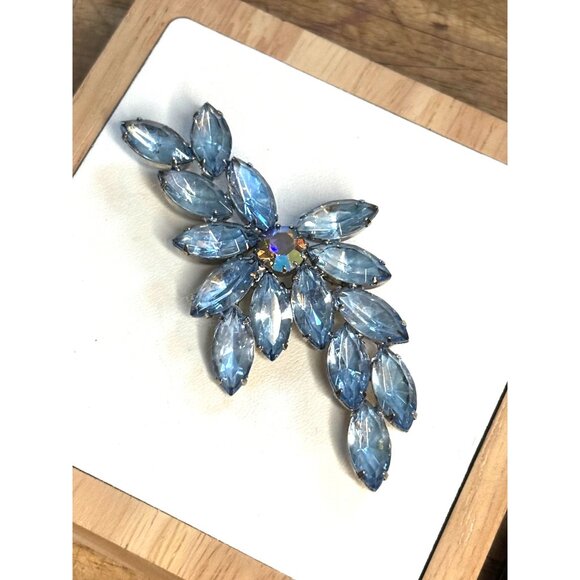 Vintage Rhinestone Brooch Pin With Blue Marquise Stones & Aurora Borealis Center - Picture 1 of 10